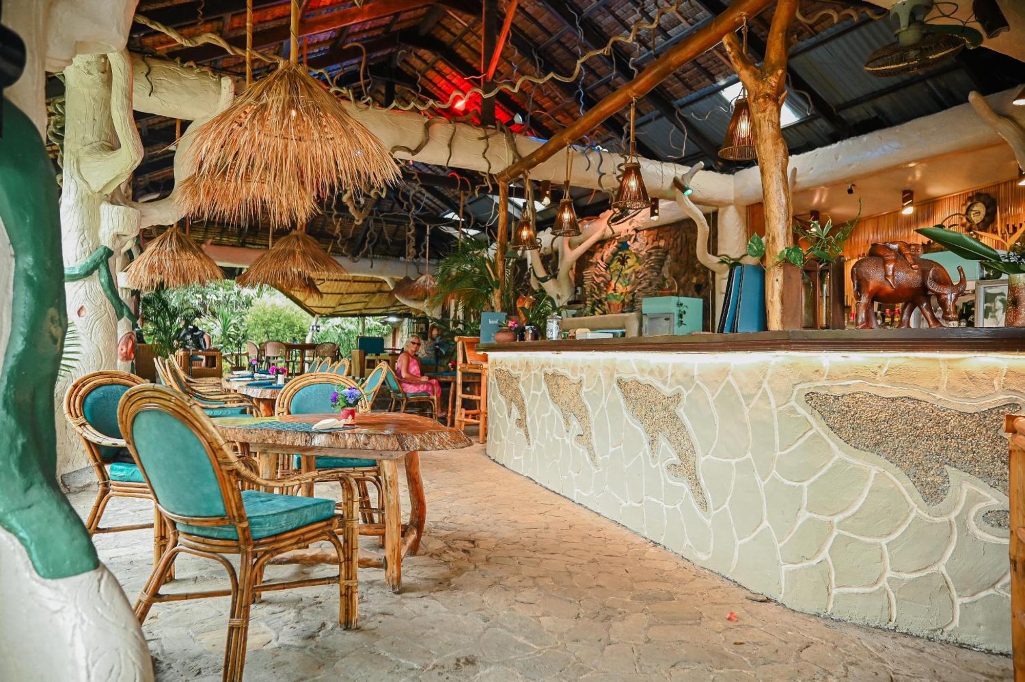 Garden Of Eden Dive Resort Puerto Galera Exterior foto